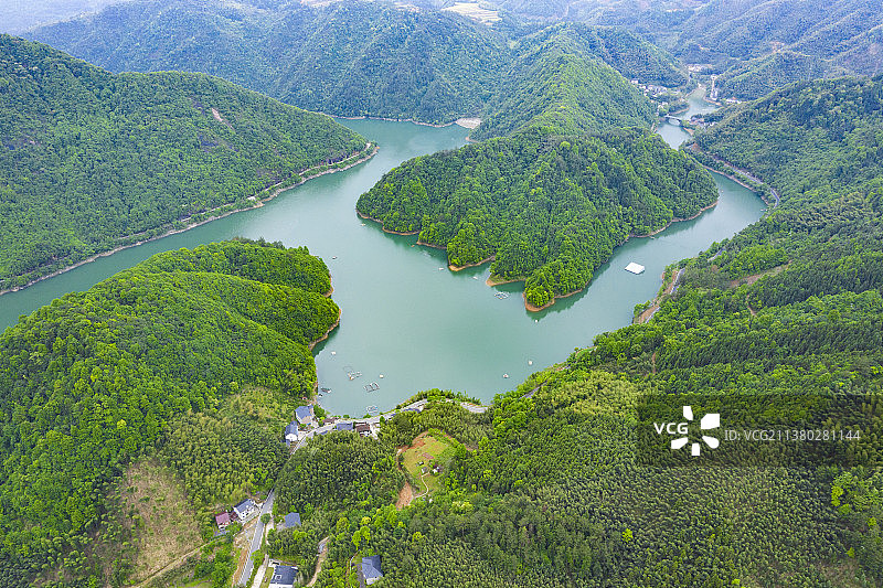 杭州於潜柳溪江青山殿渔村图片素材