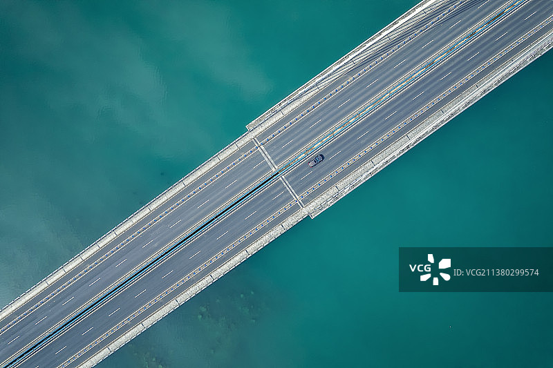 阆中盘龙山嘉陵江四桥钢索跨江大桥图片素材