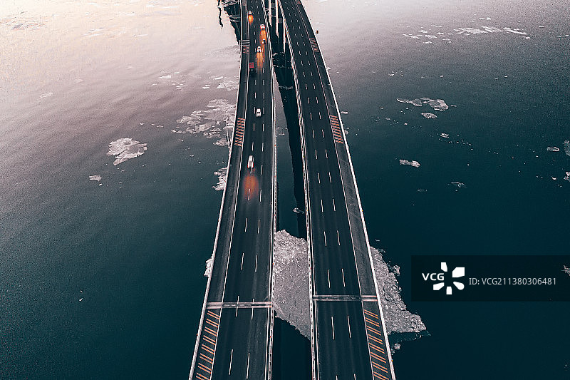 航拍冬日胶州湾大桥图片素材