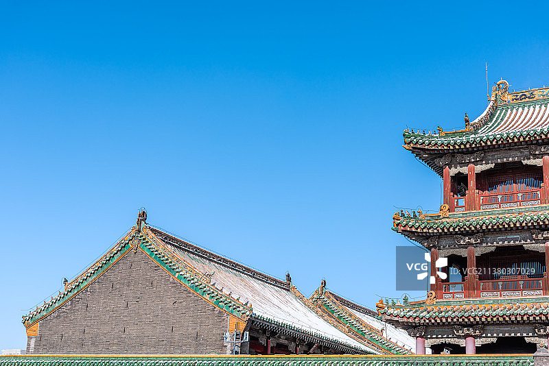 冬天雪后中国沈阳故宫的凤凰楼图片素材