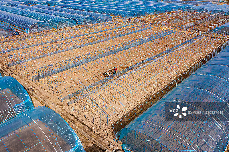 农民修建温室大棚图片素材