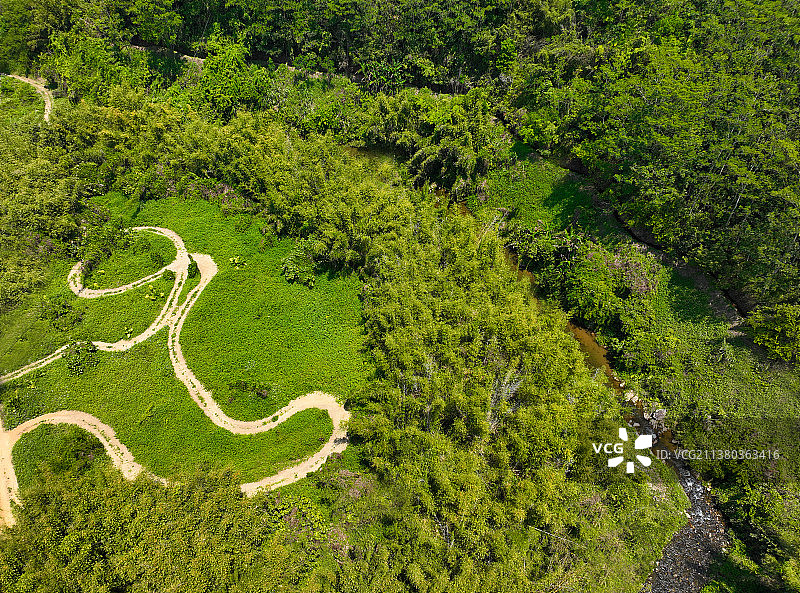 广东省惠州市博罗县象头山国家级自然保护区雷公峡漂流航拍图片素材