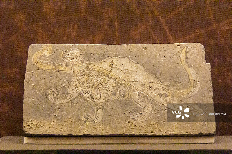 玄武画像砖（魏晋，1995年甘肃敦煌市佛爷庙湾墓群出土，酒泉市博物馆藏。玄武是四神中代表北方的神兽）图片素材