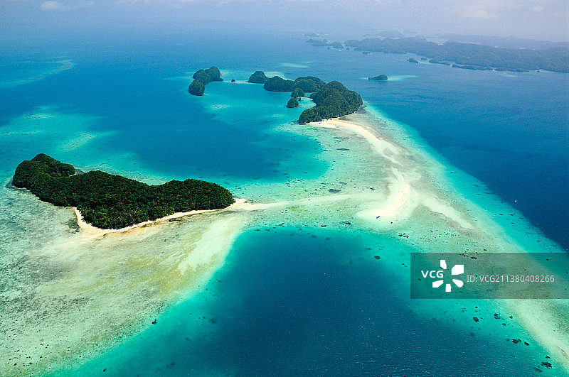航拍帕劳“海上花园”——洛克群岛图片素材