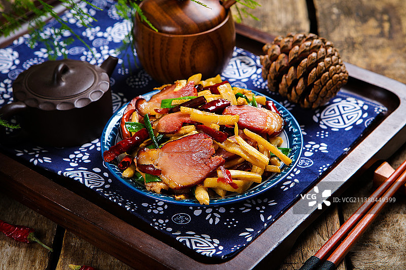 美味萝卜干炒烟熏肉图片素材