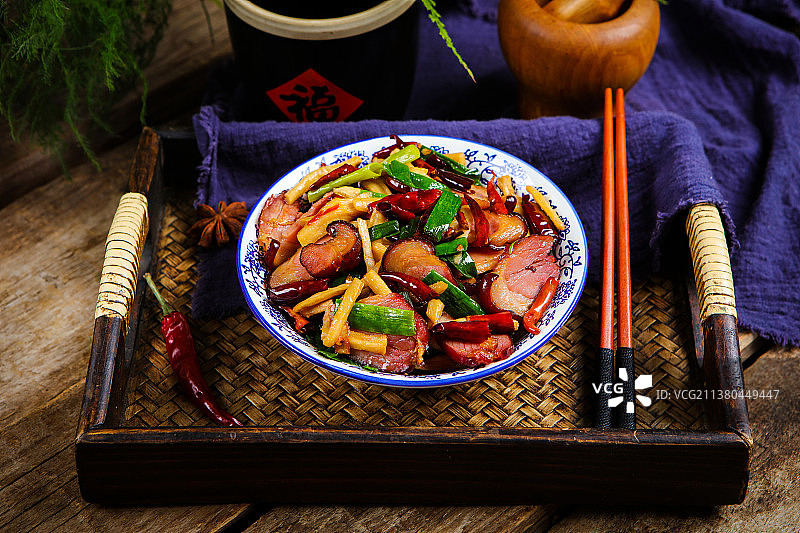 美味萝卜干炒烟熏肉图片素材