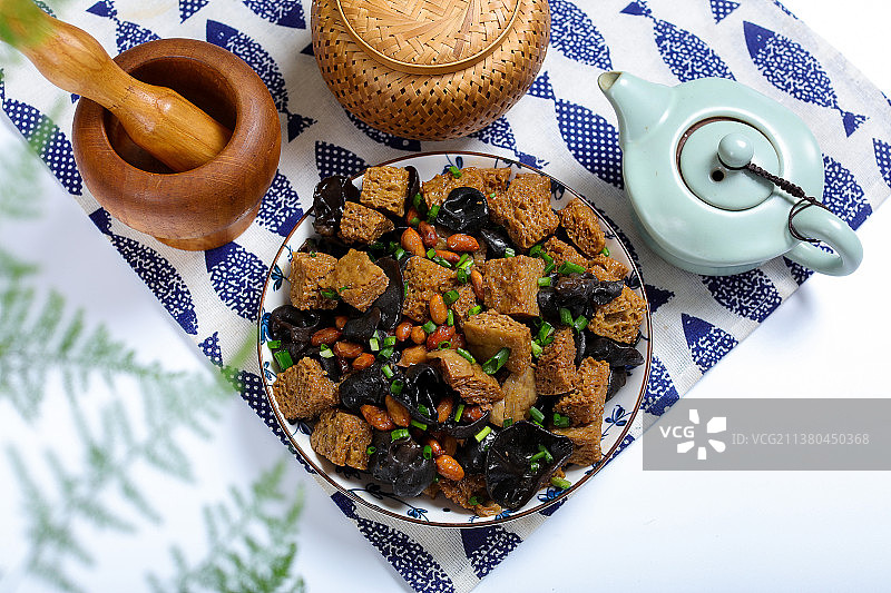 营养美味木耳炒面筋图片素材