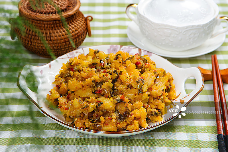 酸菜炒土豆泥图片素材