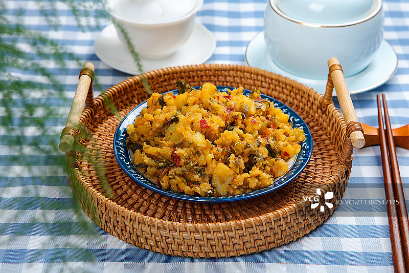 酸菜炒土豆泥图片素材