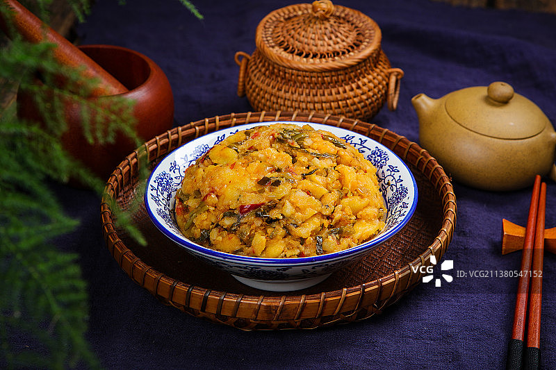 酸菜炒土豆泥图片素材