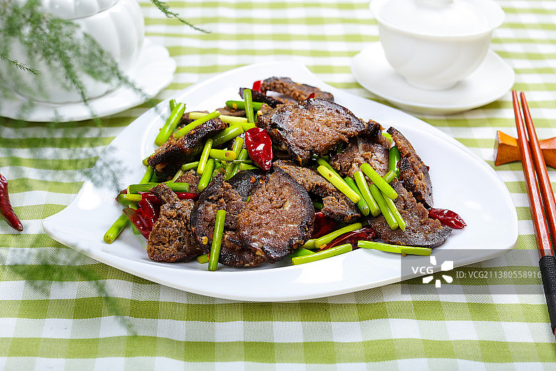 可口蒜苔炒猪血丸子图片素材