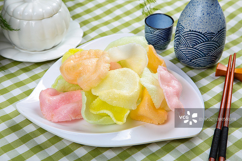 酥脆五彩虾片图片素材