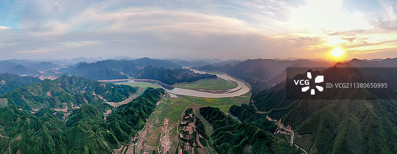 日落绿江村—辽宁宽甸图片素材
