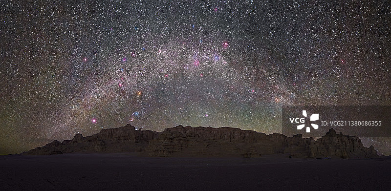新疆哈密大海道火星基地银河拱桥图片素材