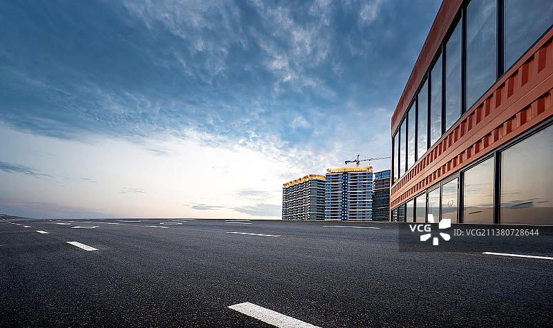 路面和天空图片素材