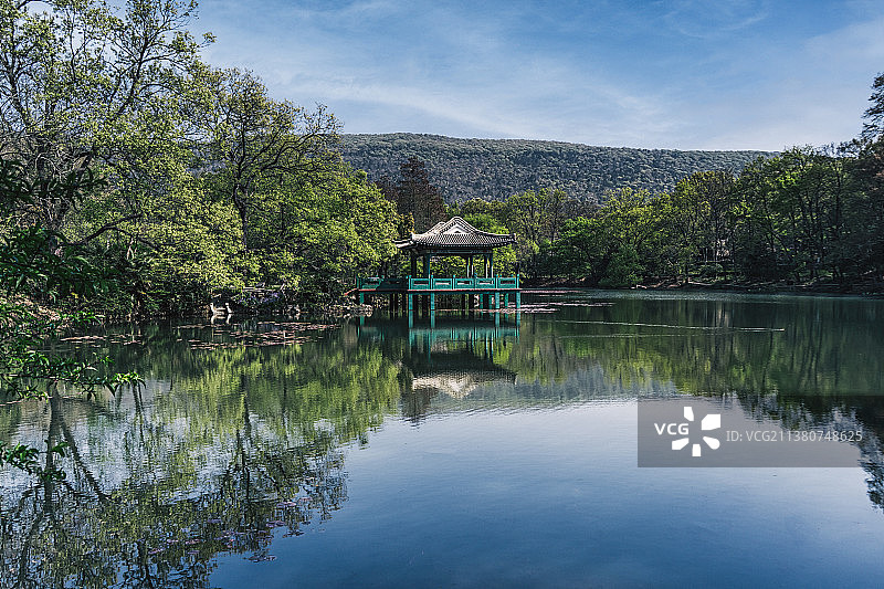 南京紫金山流徽榭——春意盎然图片素材