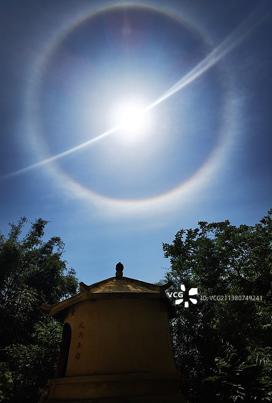 成都邛崃金华山日晕与祈福塔图片素材