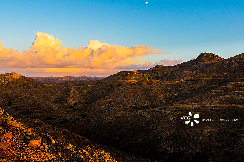 马特马他山间时分图片素材