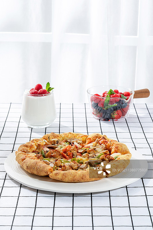 桌子上的营养餐图片素材