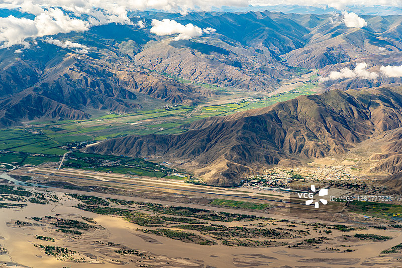 航拍拉萨贡嘎机场图片素材