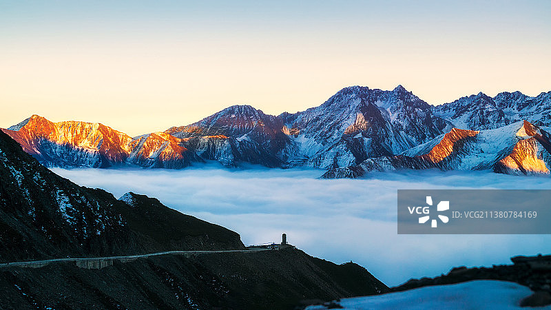 熊猫王国之巅图片素材