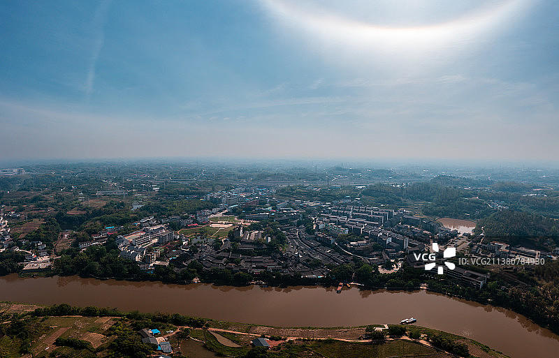 自贡仙市古镇天空出现的日晕图片素材