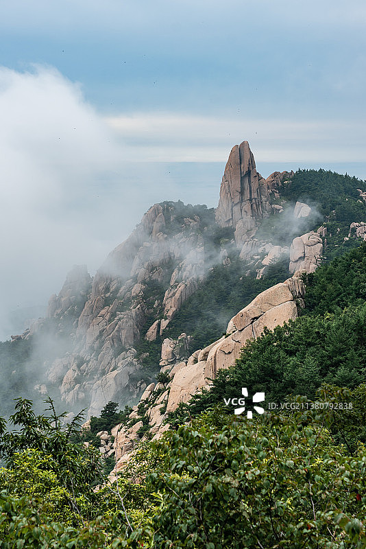 中国山东青岛崂山景区云海图片素材