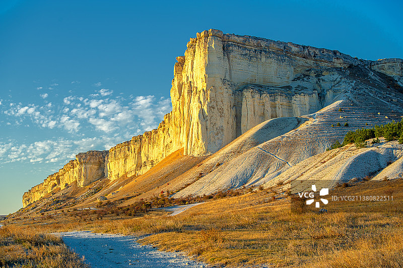 山景映衬着天空图片素材