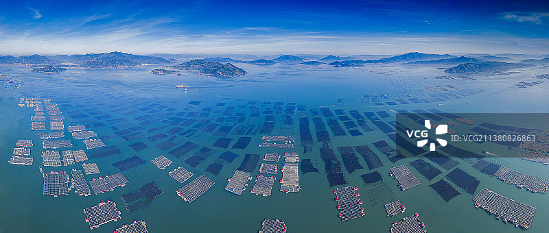 航拍霞浦蓝天白云浩瀚大海旅游目的地图片素材