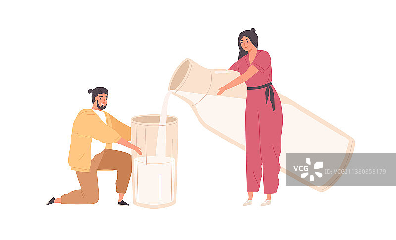 女人将新鲜牛奶从大瓶倒入大碗中图片素材