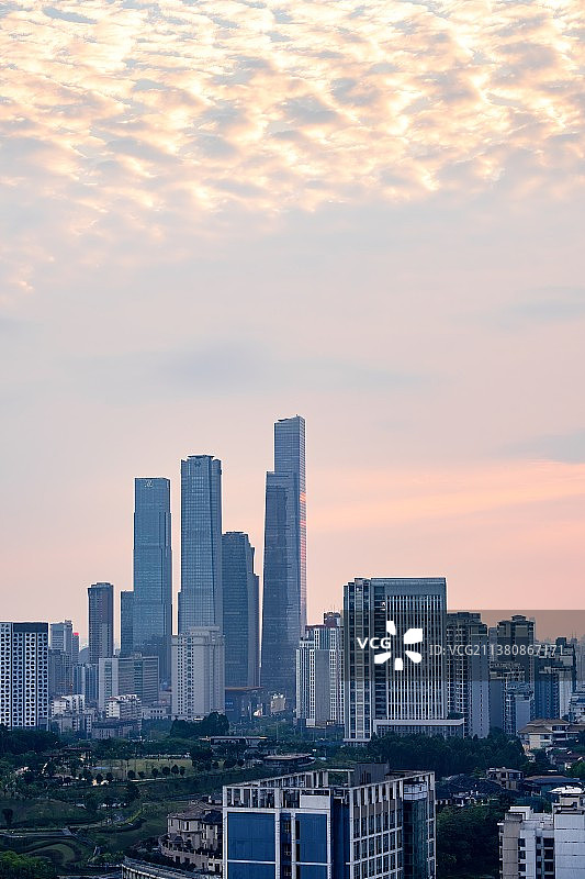 广西南宁青秀区东盟商务区的傍晚图片素材