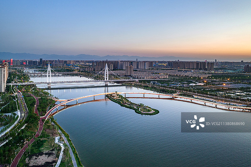 陕西西安灞河奥体中心航拍夜景图片素材