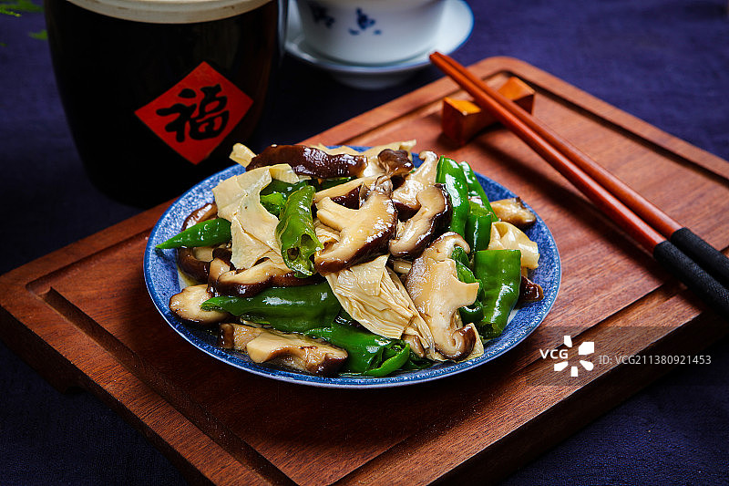 香菇烧腐竹图片素材