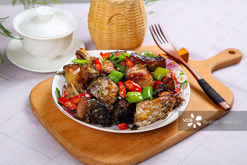 香辣眼熏鱼干图片素材