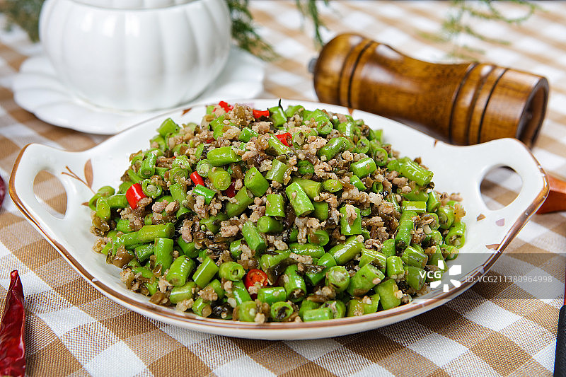 芽菜肉沫炒豆角图片素材