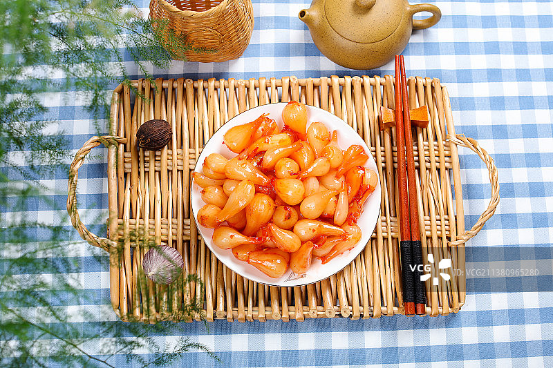 好吃甜脆的腌藠头图片素材