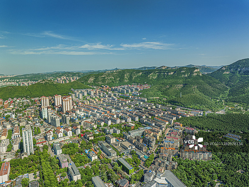 航拍济南千佛山街道白昼风光图片素材