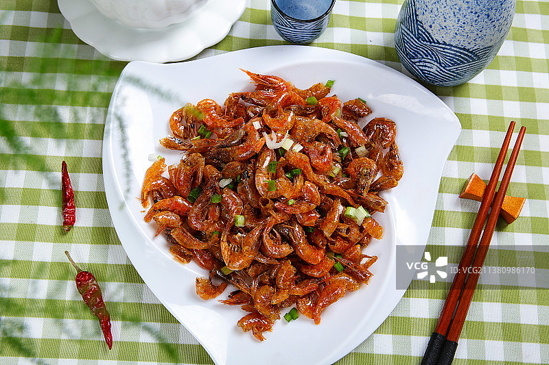 鲜美诱人的油炸小虾图片素材