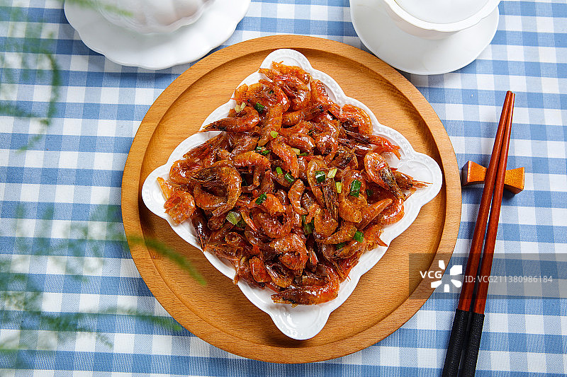 鲜美诱人的油炸小虾图片素材