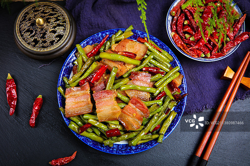 长豇豆炒腊肉图片素材