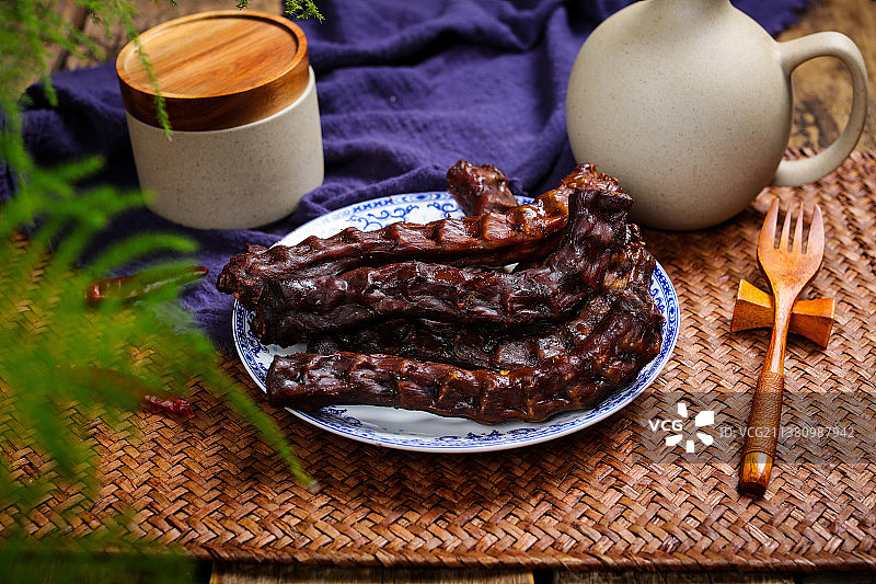 整根卤鸭脖图片素材