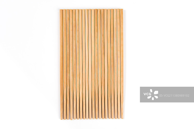 白底上的一排竹筷子图片素材