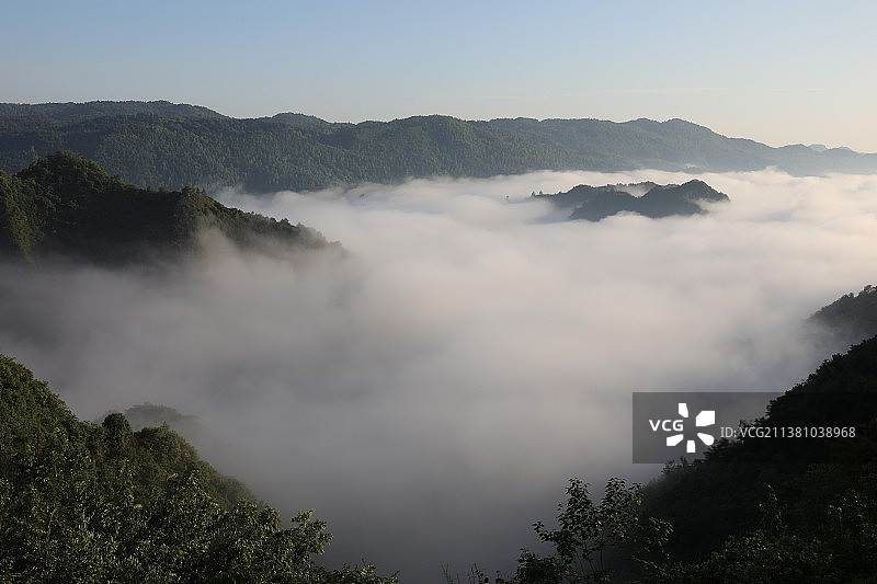 中国贵州贵阳市开阳县云山蔡海的云海日出风光图片素材