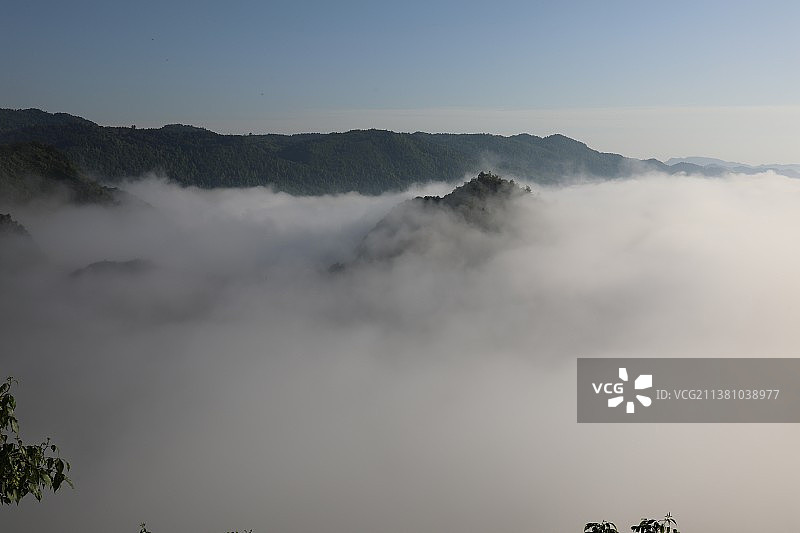 中国贵州贵阳市开阳县云山蔡海的云海日出风光图片素材