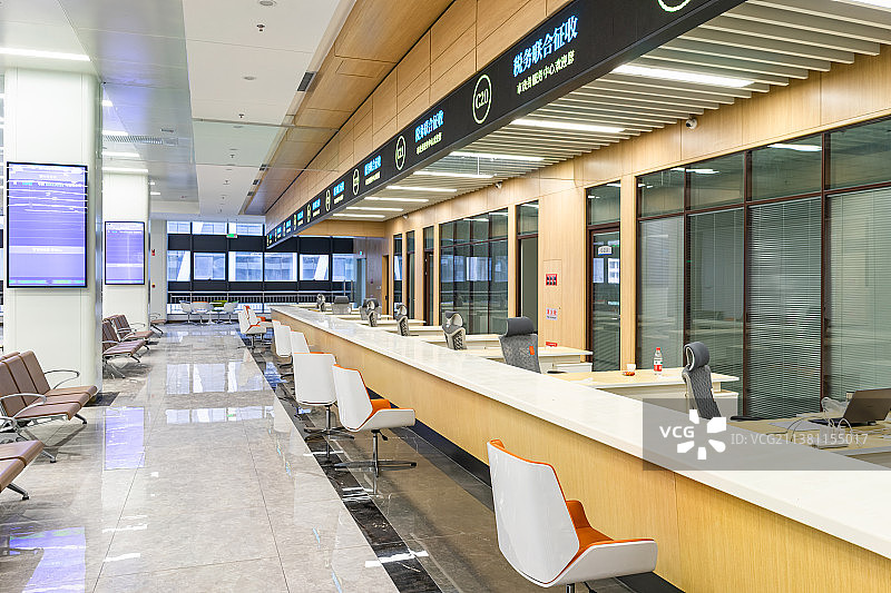中国市民之家市政服务大厅，社会保障卡服务网点室内环境拍摄主题，营业厅和柜台服务窗口，室内无人图像摄影图片素材