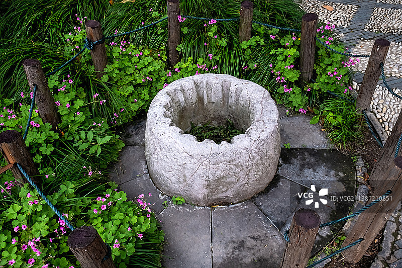 淮左第一园泰州乔园古井图片素材