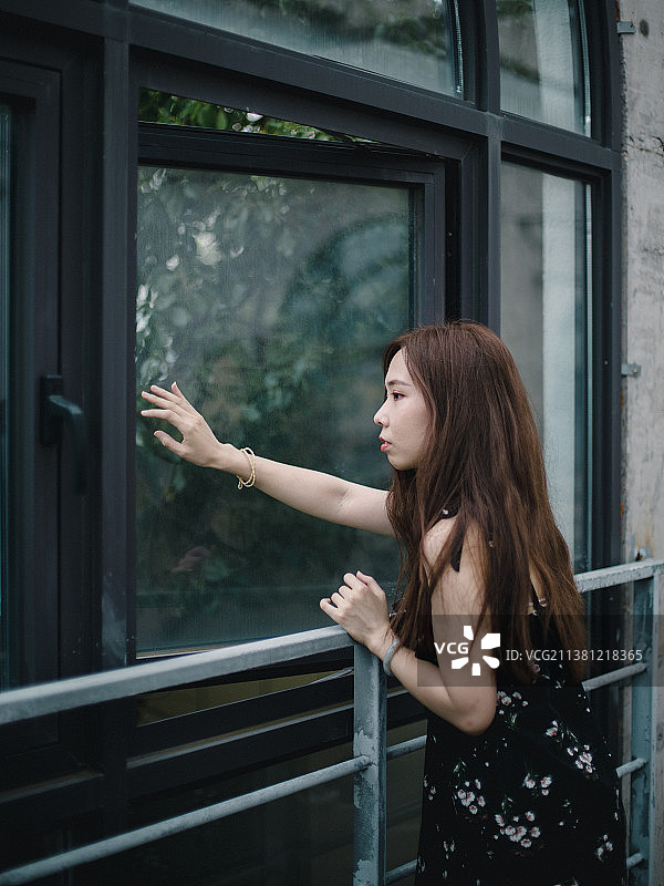 上海当代艺术博物馆-东方女性图片素材