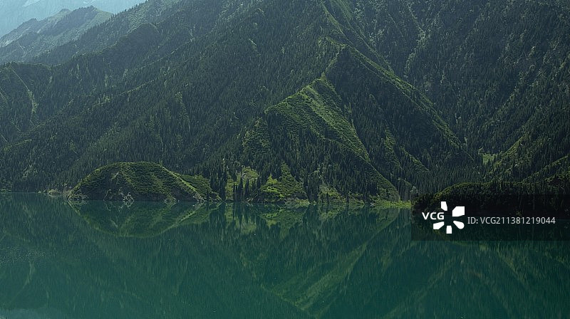 新疆库车龙池2图片素材