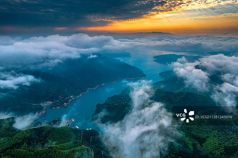 云上东江湖图片素材