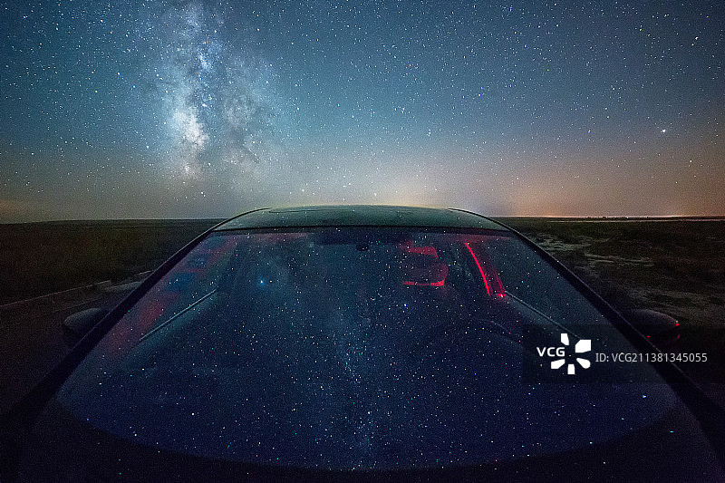 车顶的星空图片素材